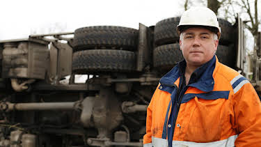 2:00 AM: Trucking Hell (S9 E2) (S9) | Paramount | 3/28 2026