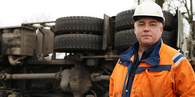 2:10 AM: Trucking Hell (S9 E2) (S9) | Paramount | 11/8 2025