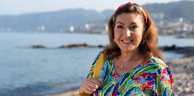 10:00 AM: Holidaying with Jane McDonald (S2 E2) (S2) | 5 Select | 11/5 2025