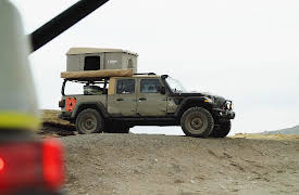 Overland Adventure (Season 2021), Season 1: Day 2: Shelf Trails, a River Crossing and a Butte