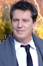 Stephen Hopkins som Director