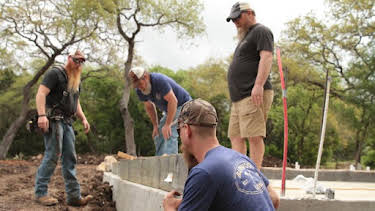 8:00 AM: Barnwood Builders (S5) | Discovery Channel | 7/22 2026