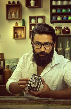 Shanthnu Bhagyaraj as 