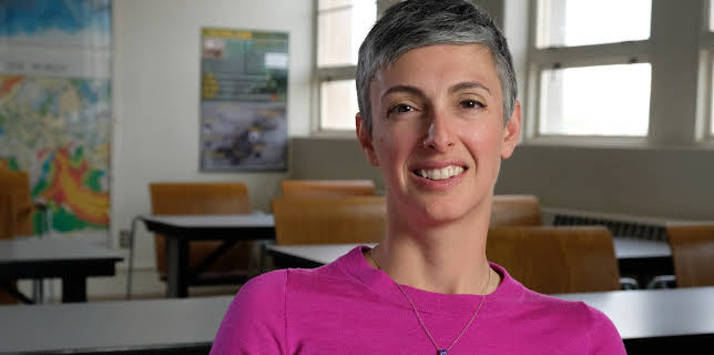 08:48: How The Universe Works  (S8 E1) (S8) | Discovery Science | 12/29 2025