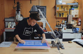 Cristiana Felgueiras: This Old House Makers Channel: Lift-top Coffee Table & How to Screenprint