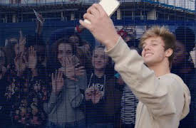 Chasing Cameron: Con un tuit