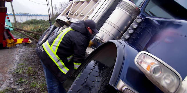 02:00: Highway Thru Hell (S11 E11) (S11) | TV10 | 1/31 2026