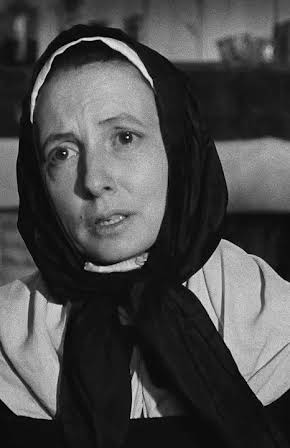 Françoise Lugagne as 