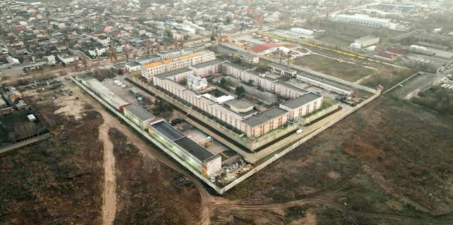 2:20 AM: Behind Bars: World's Toughest Prisons (S4 E4) (S4) | Paramount | 11/9 2025