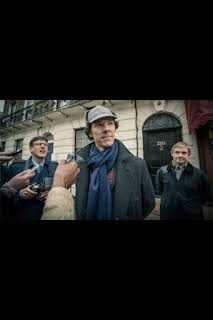 00:30: Sherlock (T3): Ep.1 El coche fúnebre vacío | COSMO | 9/1 2026