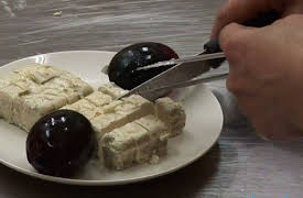 Bizarre Foods With Andrew Zimmern: Episode 11