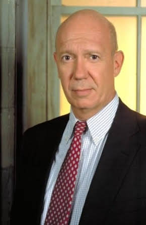 Dann Florek as 