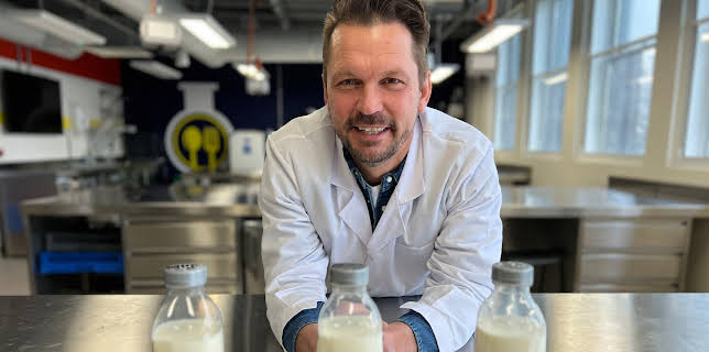 3:25 AM: Food Unwrapped | More 4 | 12/27 2025