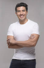 Luis Manzano as 
