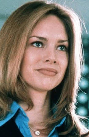 Heidi Schanz as 