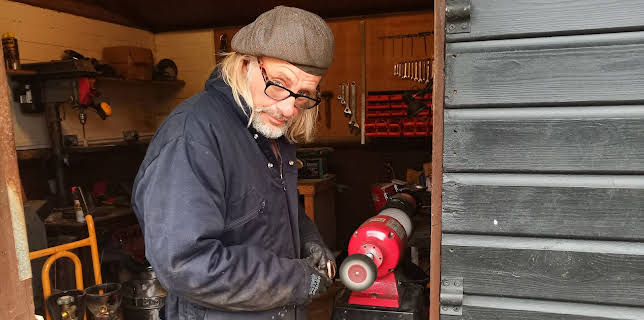 10:25 AM: Find It, Fix It, Flog It | More 4 | 12/23 2025