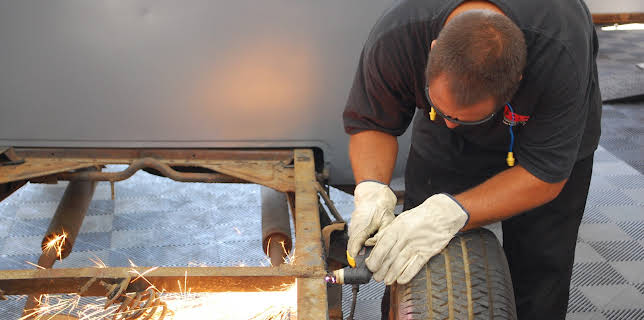 03:55: Overhaling (S6 E9) (S6) | MAX | 3/13 2026