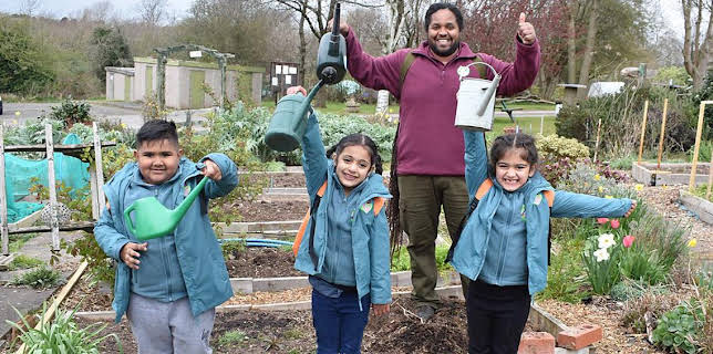 12:25 PM: Ranger Hamza's Eco Quest (S1) | Cbeebies | 12/13 2025