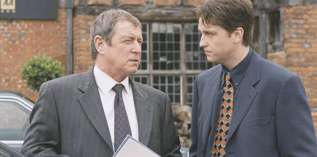 19:30: Mord og mysterier (S2 E1) (S2) | VOX | 11/14 2025