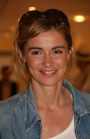 Anne Consigny as 