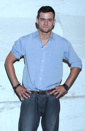 Antoni Pawlicki as 