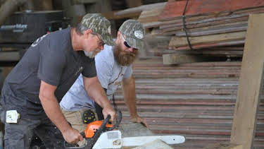 10:00 PM: Barnwood Builders (S7) | Discovery Channel | 8/30 2026