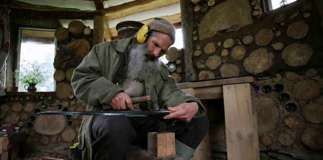 16:25: Antiques Road Trip (S23 E5) (S23) | TV8 | 11/11 2025