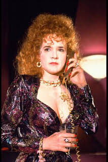 15:30: Regreso al futuro: Parte II | AXN | 4/1 2026