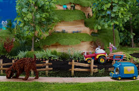 Mittens and Pants: Puppies and Holes