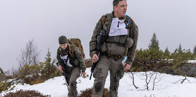 19:55: Kompani Lauritzen: Tropp 4 | TV 2 | 11/18 2025