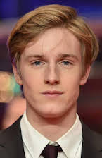 Louis Hofmann som 