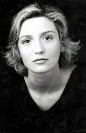 Beatriz Batarda as 
