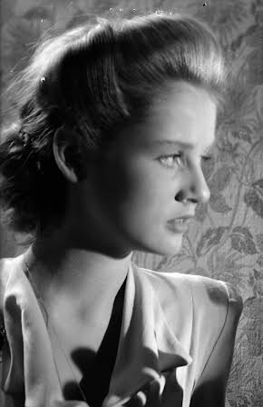 Inga Landgré as 