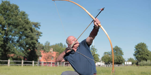 23:15: Von der Keule zur Rakete - Die Geschichte der Gewalt | ZDFinfo | 11/10 2025