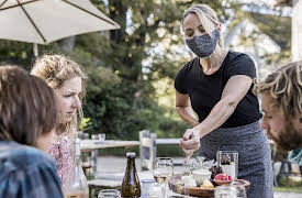 The Lost Kitchen, Season 1: Let's Do Dinner