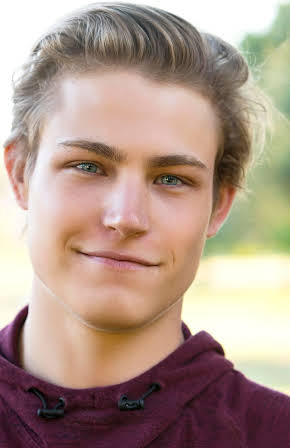 Austin Filson as Carson
