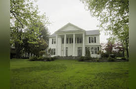House Hunters: Big Houses Volume 1: Western NY Mansion With Toys