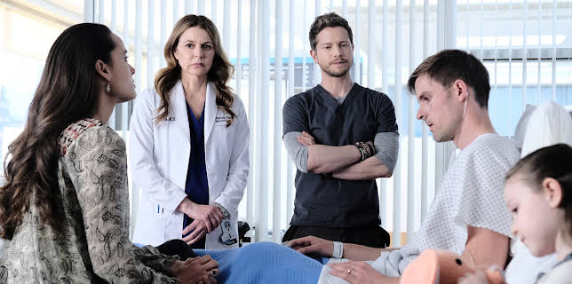 01:00: The Resident (S3 E18) (S3) | Viasat Series | 11/11 2025