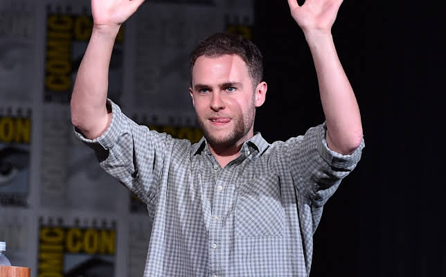 Iain De Caestecker