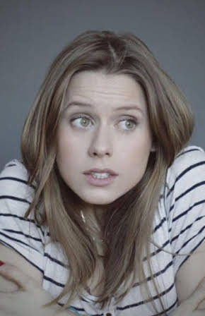 Manuela Vellés as 