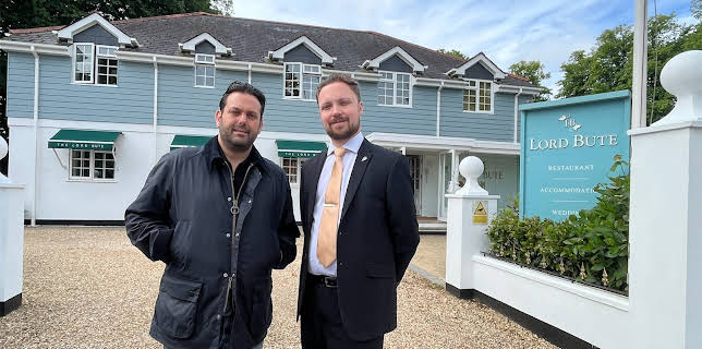 12:30 PM: Four in a Bed | Channel 4 | 1/1 2026