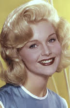 Carol Lynley como Melissa 'Missy' Breckenridge
