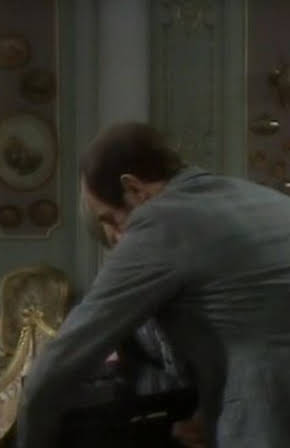 Anton Rodgers as Duke D'Antan