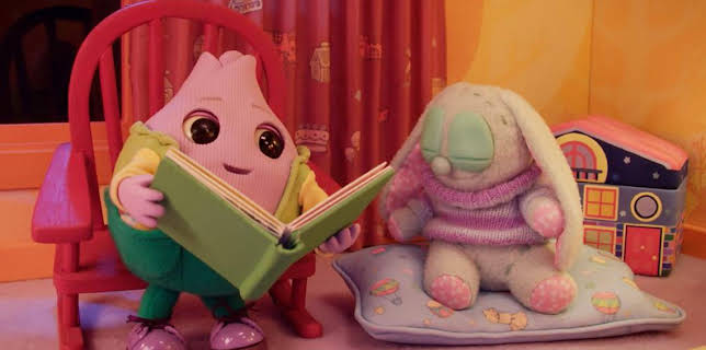 5:45 PM: Moon and Me (S2) | Cbeebies | 12/1 2025