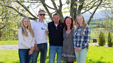 17:40: Sinnasnekker'n (S6 E12) (S6) | FEM | 4/14 2026