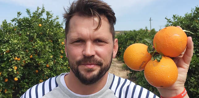 3:25 AM: Food Unwrapped | More 4 | 12/6 2025