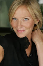Kelli Giddish som Amanda Rollins