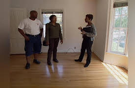 House Hunters: Military Veterans Volume 1: A Home to Call Their Own
