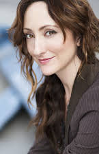 Carmen Cusack como 