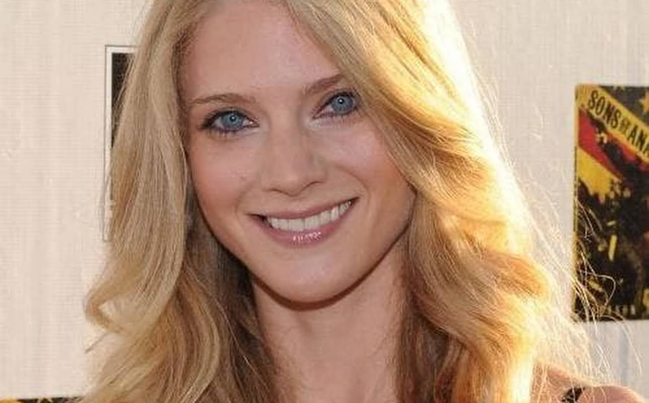 Winter Ave Zoli
